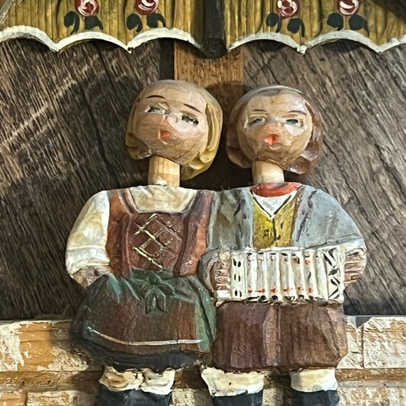 Vintage Anri Carved Wood Key Holder Singing Children Moveable Head Umbrella - Picture 3 of 8